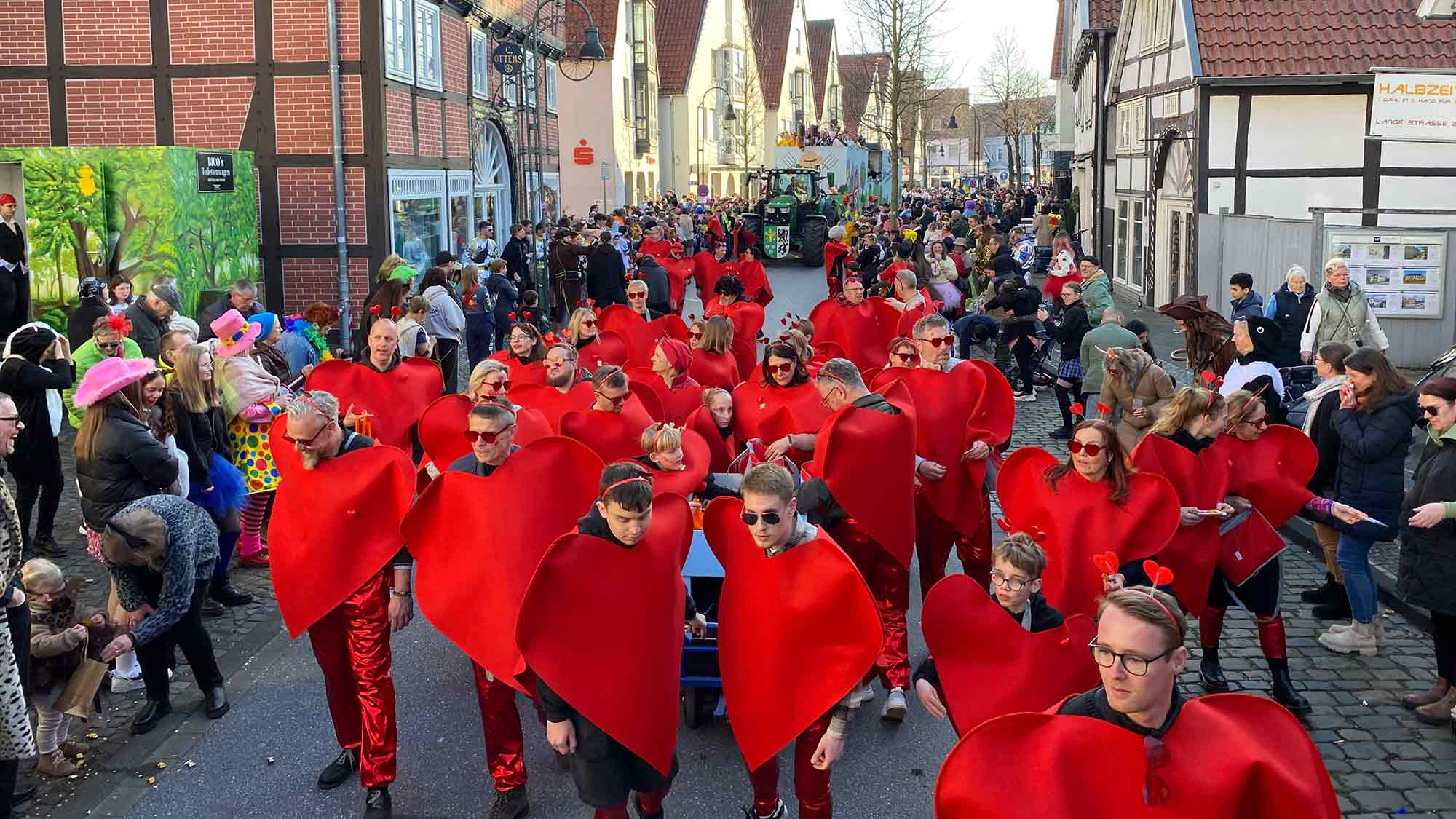 Rheda Wiedenbrück: Rosenmontagszug, Ausbau der Fontainestraße, Ordnungsamt rundum zufrieden Rheda Wiedenbrück: Rosenmontagszug, Ausbau der Fontainestraße, Ordnungsamt rundum zufrieden