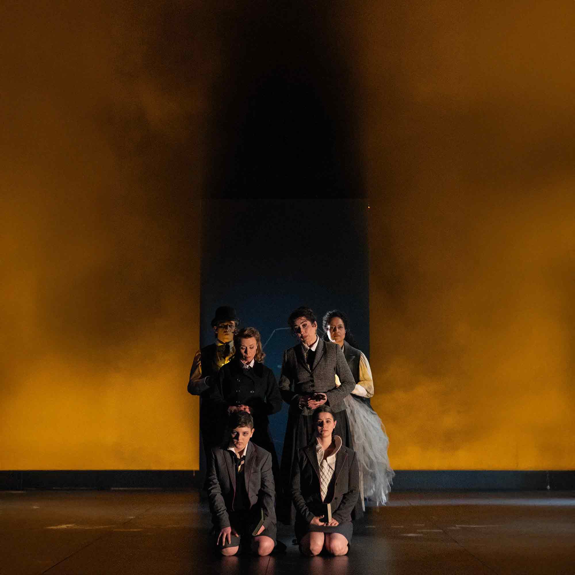 Begeisterte Premiere von Brittens &raquo;The Turn of the Screw&laquo; am Oldenburgischen Staatstheater – mit jungen Sängern des Knabenchores Gütersloh