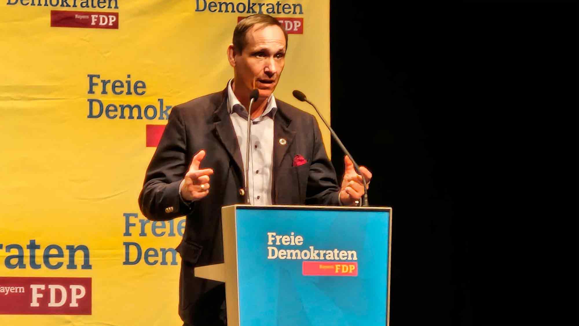 Hochriskante Wette auf die Zukunft: Siemsen (FDP) zum Beschluss des Schuldenpakets – »Merz hat die Büchse der Pandora geöffnet« Hochriskante Wette auf die Zukunft: Siemsen (FDP) zum Beschluss des Schuldenpakets – »Merz hat die Büchse der Pandora geöffnet«