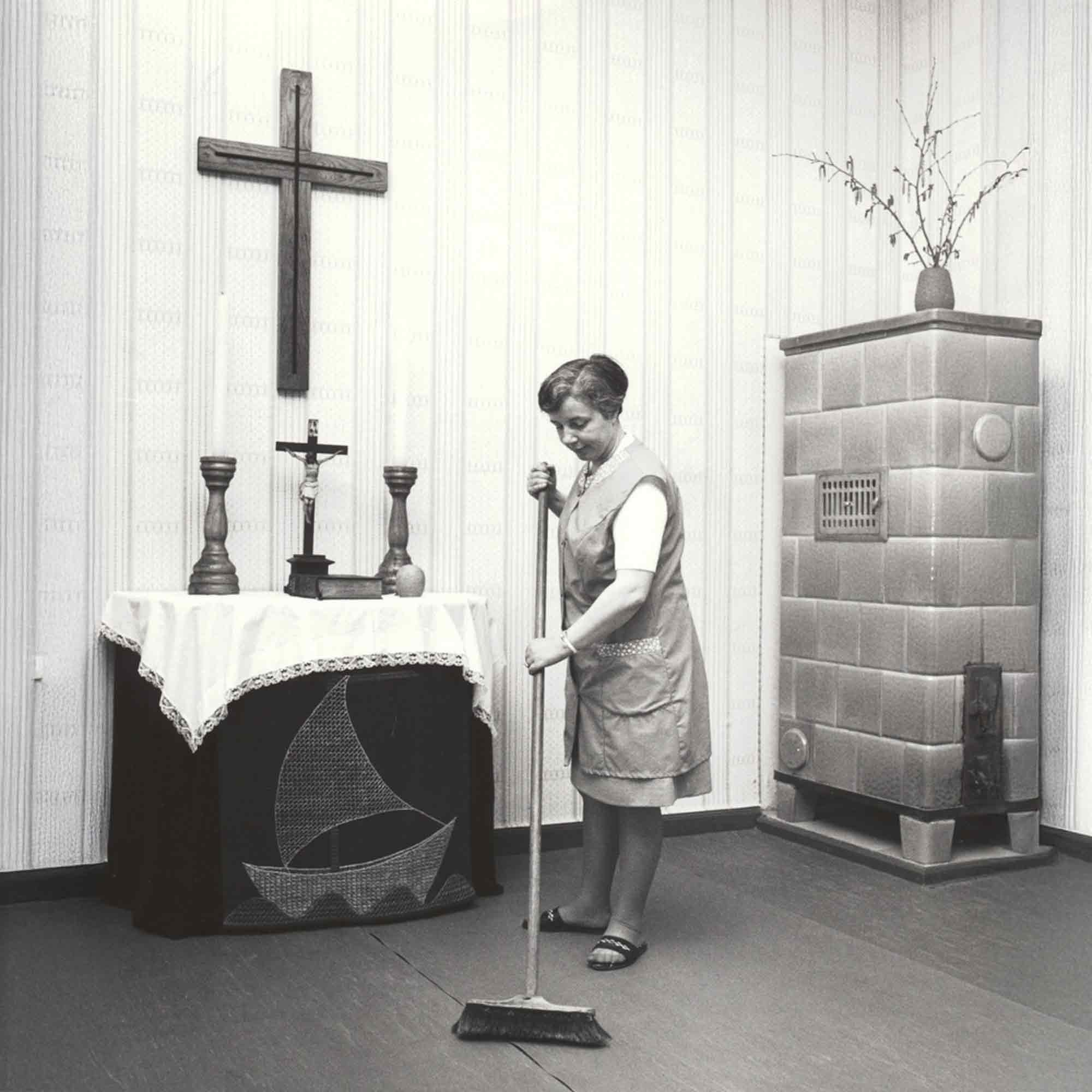 Kunstraum Elsa Bielefeld: &raquo;Wer die Kirche putzt&laquo; – Kirche und Gender im Werk des Fotografen Vincent Böckstiegel, 29. März bis 21. Mai 2025