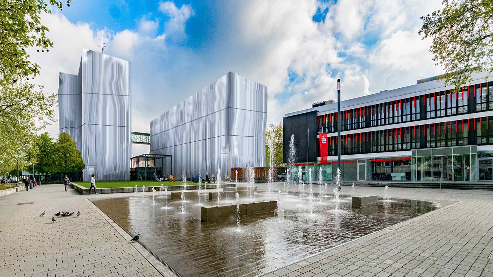 Highlights zum Stadtjubiläum Gütersloh – Rathausverhüllung und Verbot des Vibrationsalarms zum Bienenschutz Highlights zum Stadtjubiläum Gütersloh – Rathausverhüllung und Verbot des Vibrationsalarms zum Bienenschutz