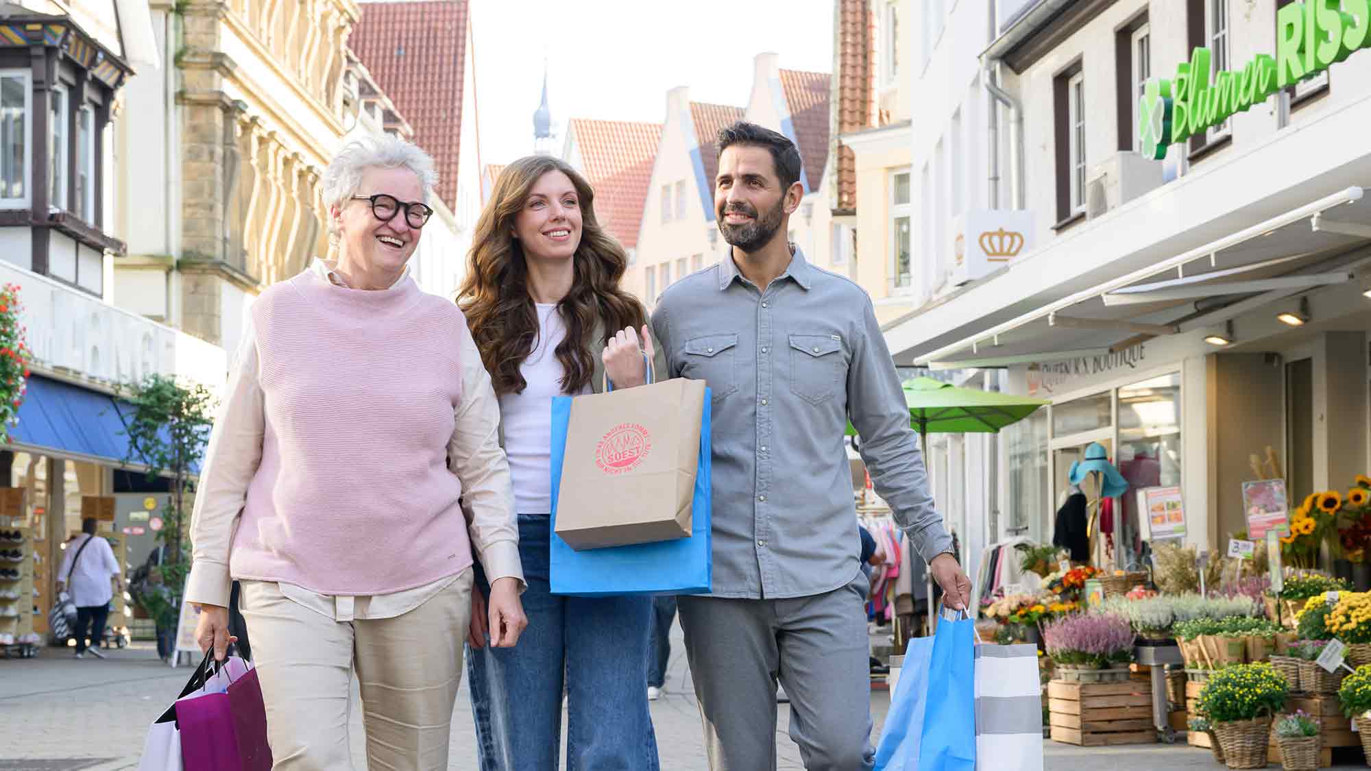 Altstadtfrühling Soest lädt zum Bummel mit der ganzen Familie ein, 10. und 11. Mai 2025 Altstadtfrühling Soest lädt zum Bummel mit der ganzen Familie ein, 10. und 11. Mai 2025