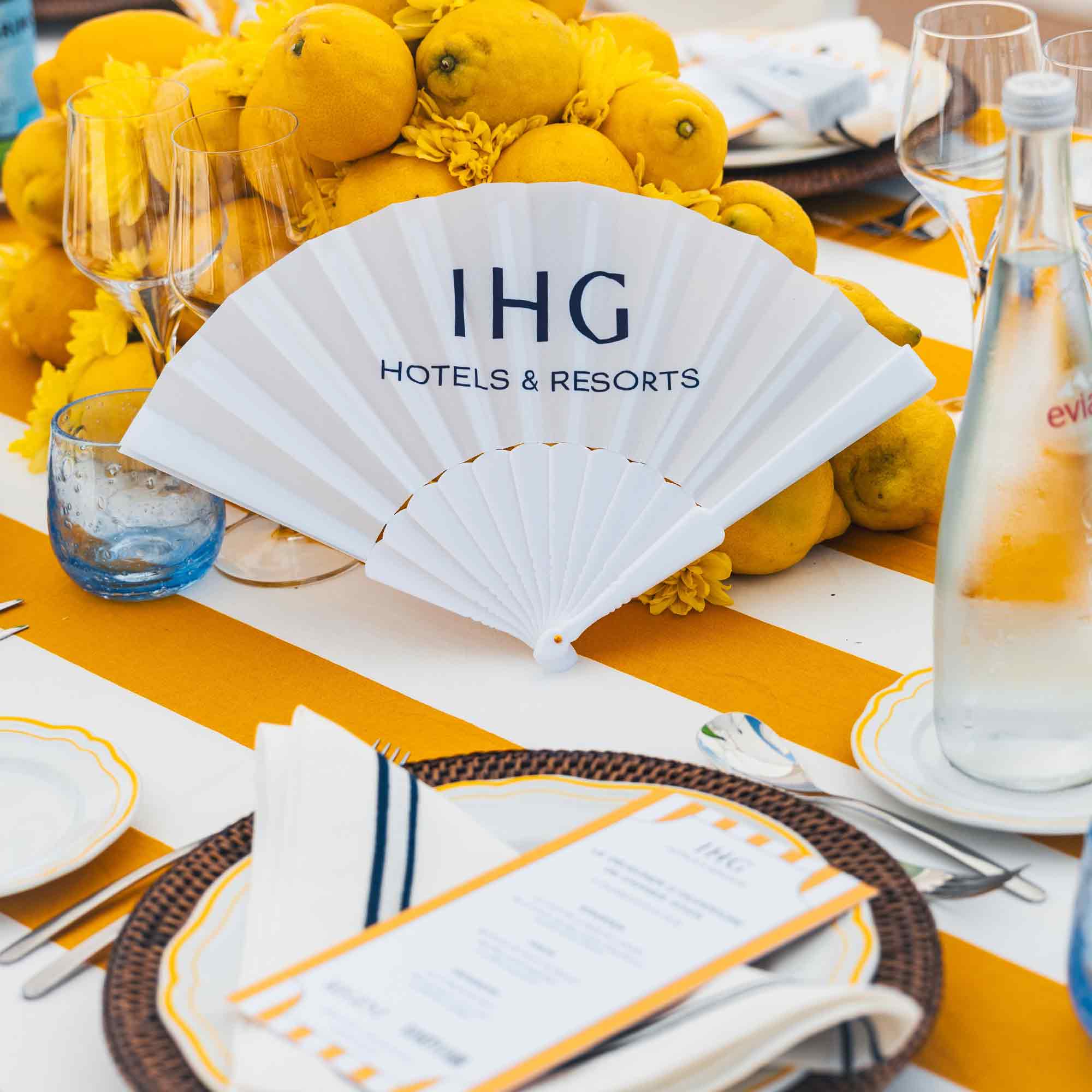 Start der Filmfestspiele von Cannes 2025 mit glamourösem Strand Lunch gefeiert im Carlton Cannes, einem Regent Hotel, mit »Vanity Fair« Start der Filmfestspiele von Cannes 2025 mit glamourösem Strand Lunch gefeiert im Carlton Cannes, einem Regent Hotel, mit »Vanity Fair«