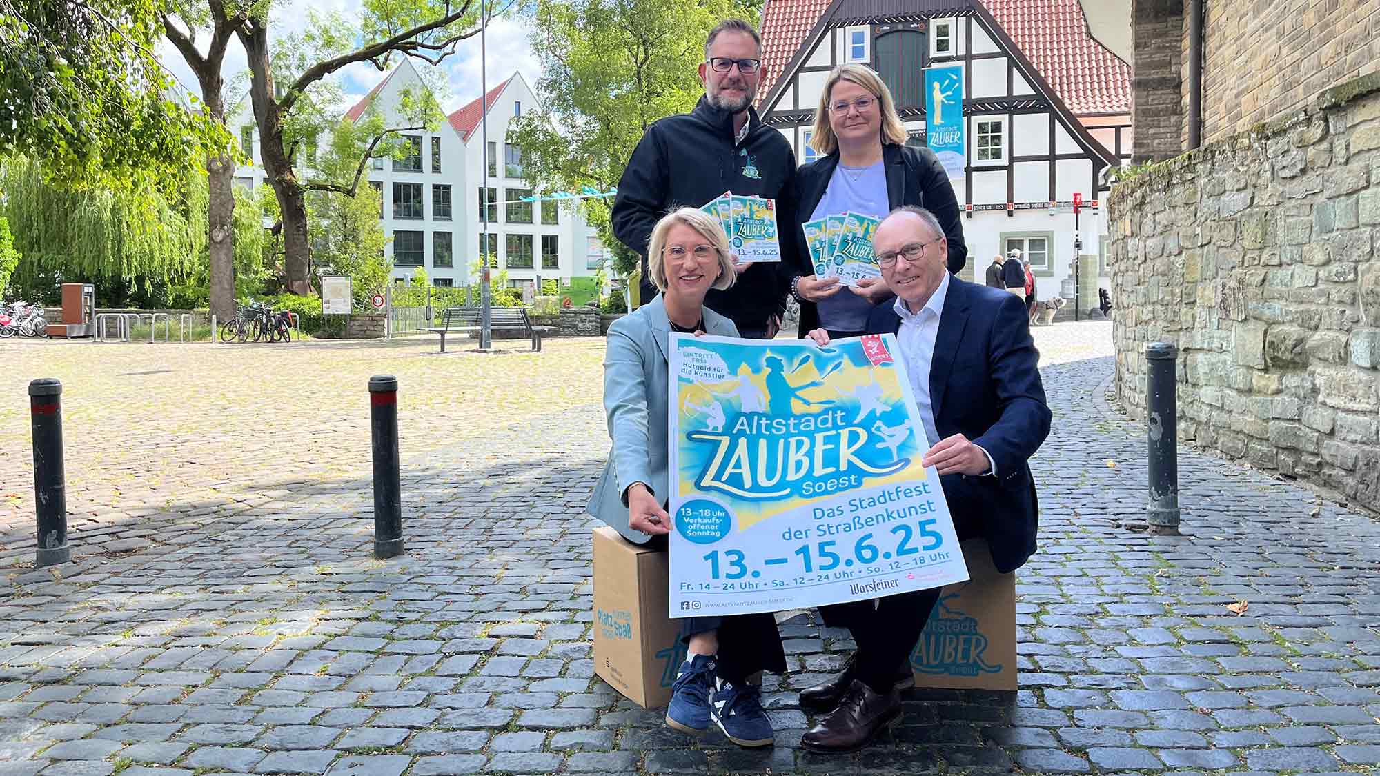 Magie in der Altstadt: Der 3. »AltstadtZauber Soest« bringt erneut die Welt auf die Straße, 13. bis 15. Juni 2025 Magie in der Altstadt: Der 3. »AltstadtZauber Soest« bringt erneut die Welt auf die Straße, 13. bis 15. Juni 2025