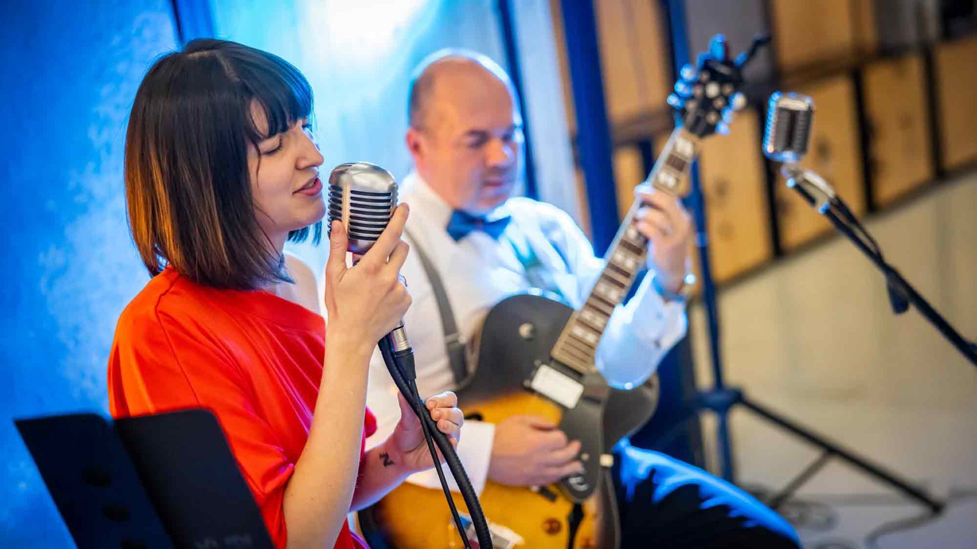 &raquo;Musikalische Mittagspause&laquo; Gütersloh: Sängerin Anastasiia am Donnerstag, 10. Juli 2025, zu Gast auf dem Berliner Platz (HVP)