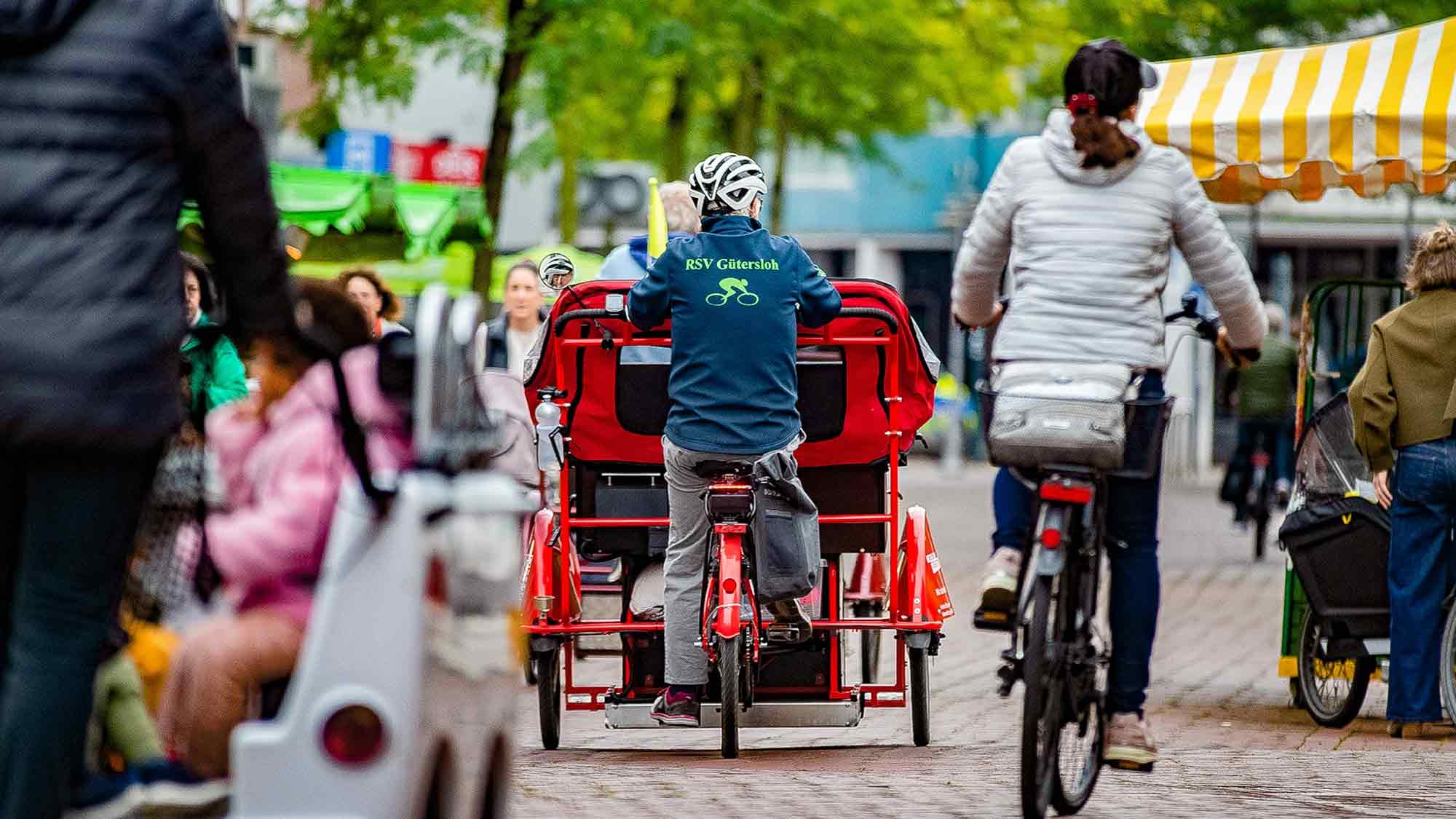 Konflikt um 200 Meter in Gütersloh: Ordnungsamt untersagt Rikscha Fahrten durch Fußgängerzone Mittlere Berliner Straße Konflikt um 200 Meter in Gütersloh: Ordnungsamt untersagt Rikscha Fahrten durch Fußgängerzone Mittlere Berliner Straße