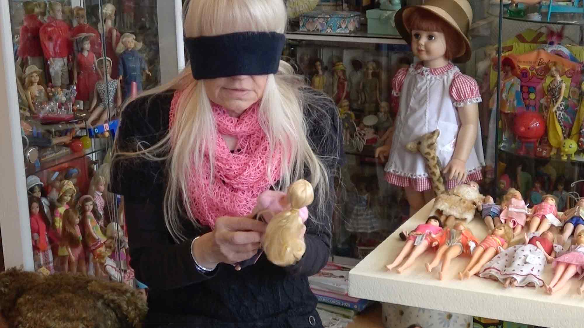 Verhelfen 18.500 Barbiepuppen Bettina aus Düsseldorf live in »Sat.1« und auf »Joyn« zum Weltrekord? Verhelfen 18.500 Barbiepuppen Bettina aus Düsseldorf live in »Sat.1« und auf »Joyn« zum Weltrekord?