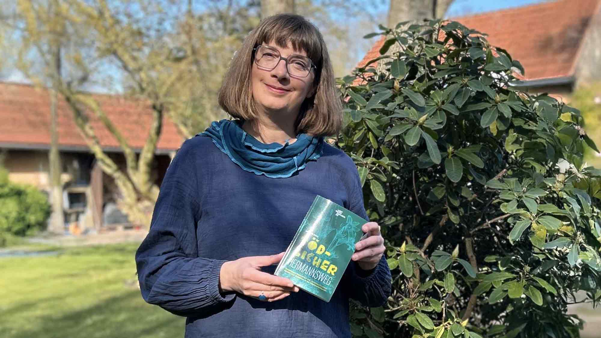 Bibliothek Verl: Krimi trifft Homöopathie – Andrea Boge liest aus »Tödlicher Hermannsweg«, 7. Oktober 2025 Bibliothek Verl: Krimi trifft Homöopathie – Andrea Boge liest aus »Tödlicher Hermannsweg«, 7. Oktober 2025