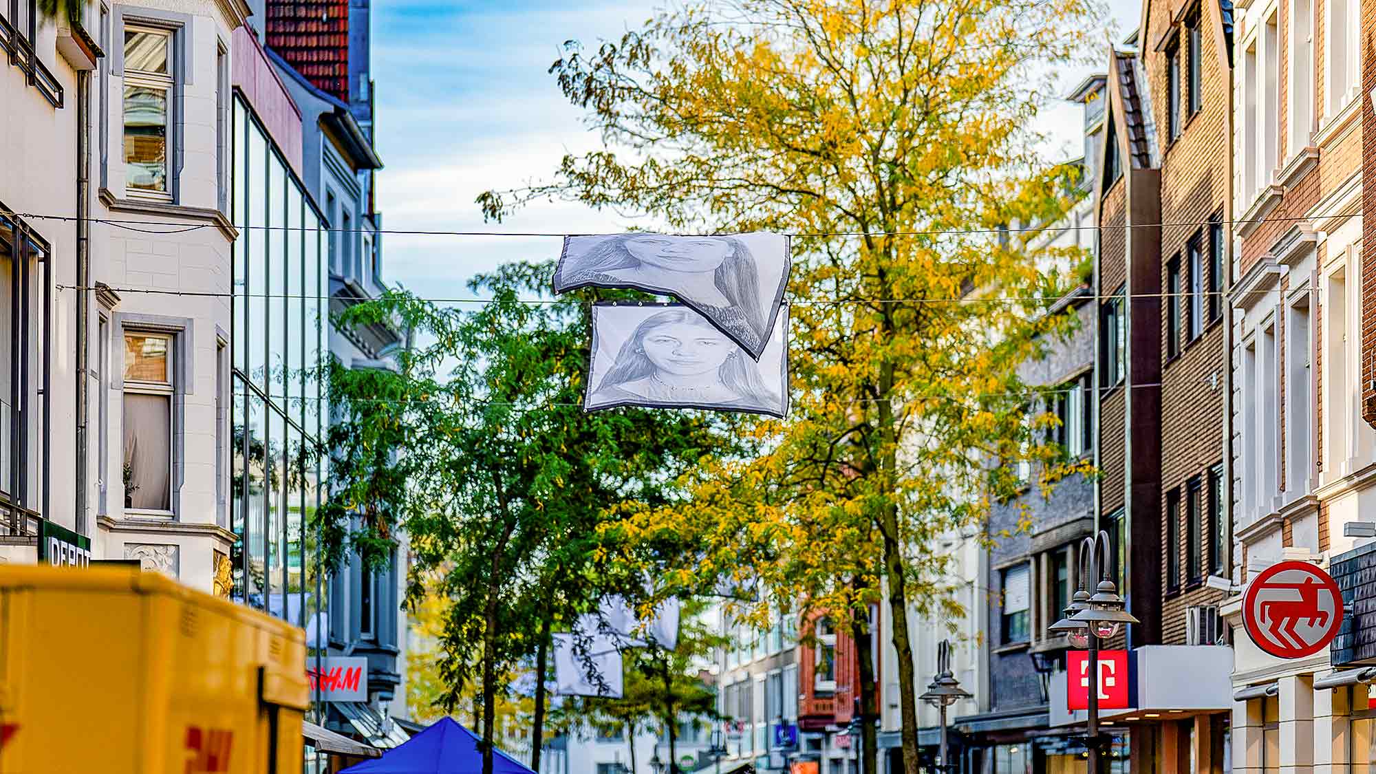 »Gütersloher Menschenkind« – 15 Jahre Entwicklung in der Stadt – Fotografien von Wolf Dieter Tabbert »Gütersloher Menschenkind« – 15 Jahre Entwicklung in der Stadt – Fotografien von Wolf Dieter Tabbert