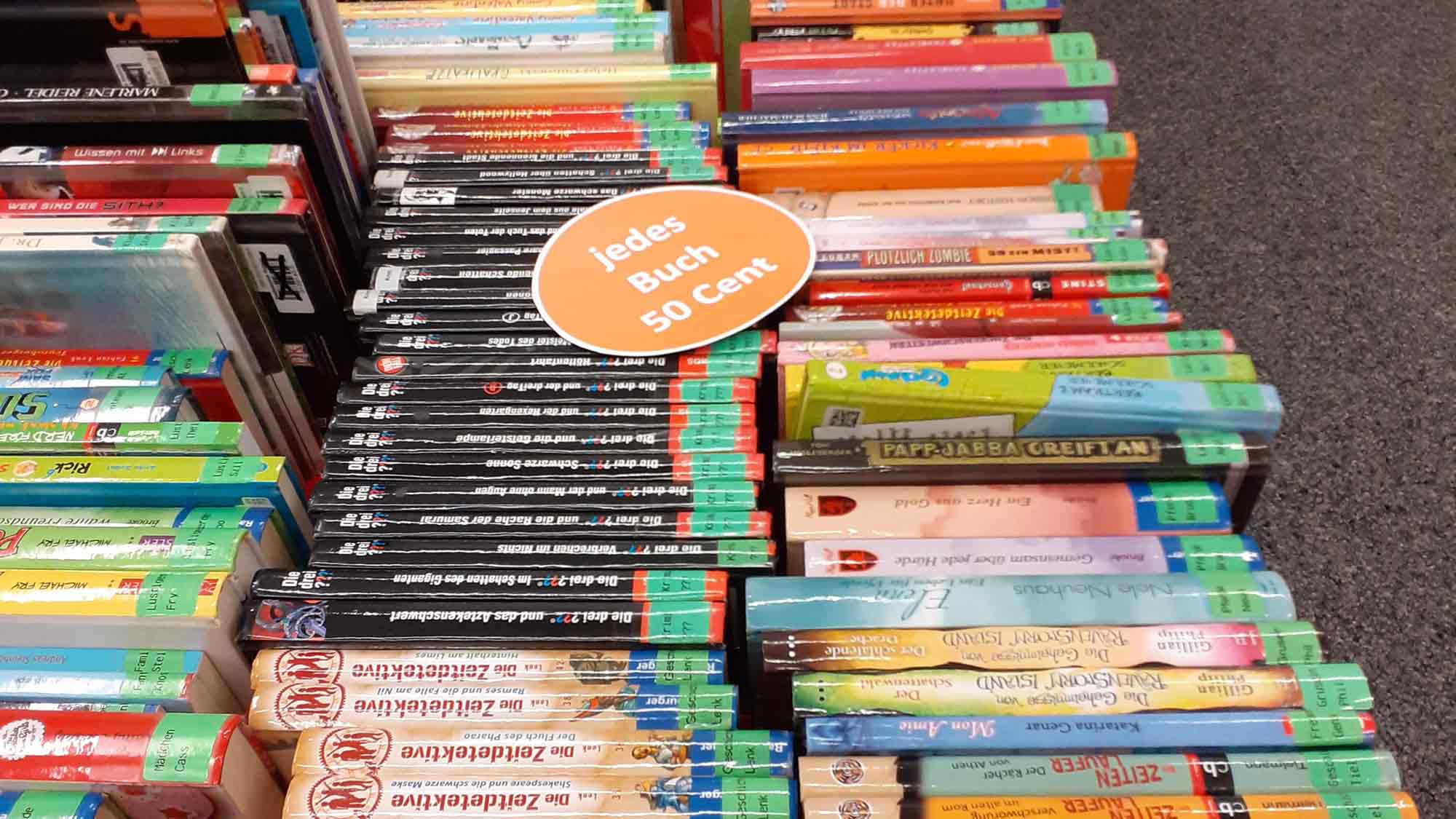 Aussortierte Medien suchen ein neues Zuhause – Bücherflohmarkt vom 7. bis zum 25. Oktober 2025 in der Stadtbibliothek Rietberg Aussortierte Medien suchen ein neues Zuhause – Bücherflohmarkt vom 7. bis zum 25. Oktober 2025 in der Stadtbibliothek Rietberg