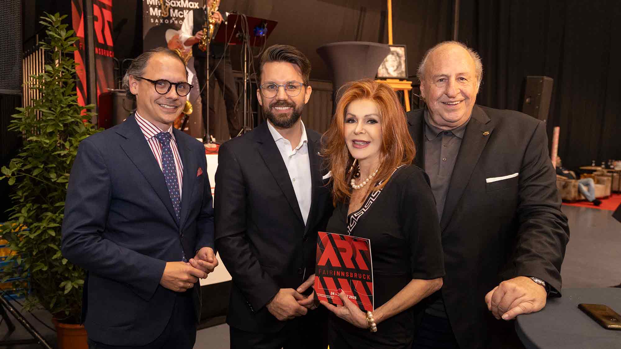 Rekorderfolg bei der 29. »ARTfair« Innsbruck: Internationale Kunstmesse begeistert mit Qualität und bewegenden Akzenten Rekorderfolg bei der 29. »ARTfair« Innsbruck: Internationale Kunstmesse begeistert mit Qualität und bewegenden Akzenten