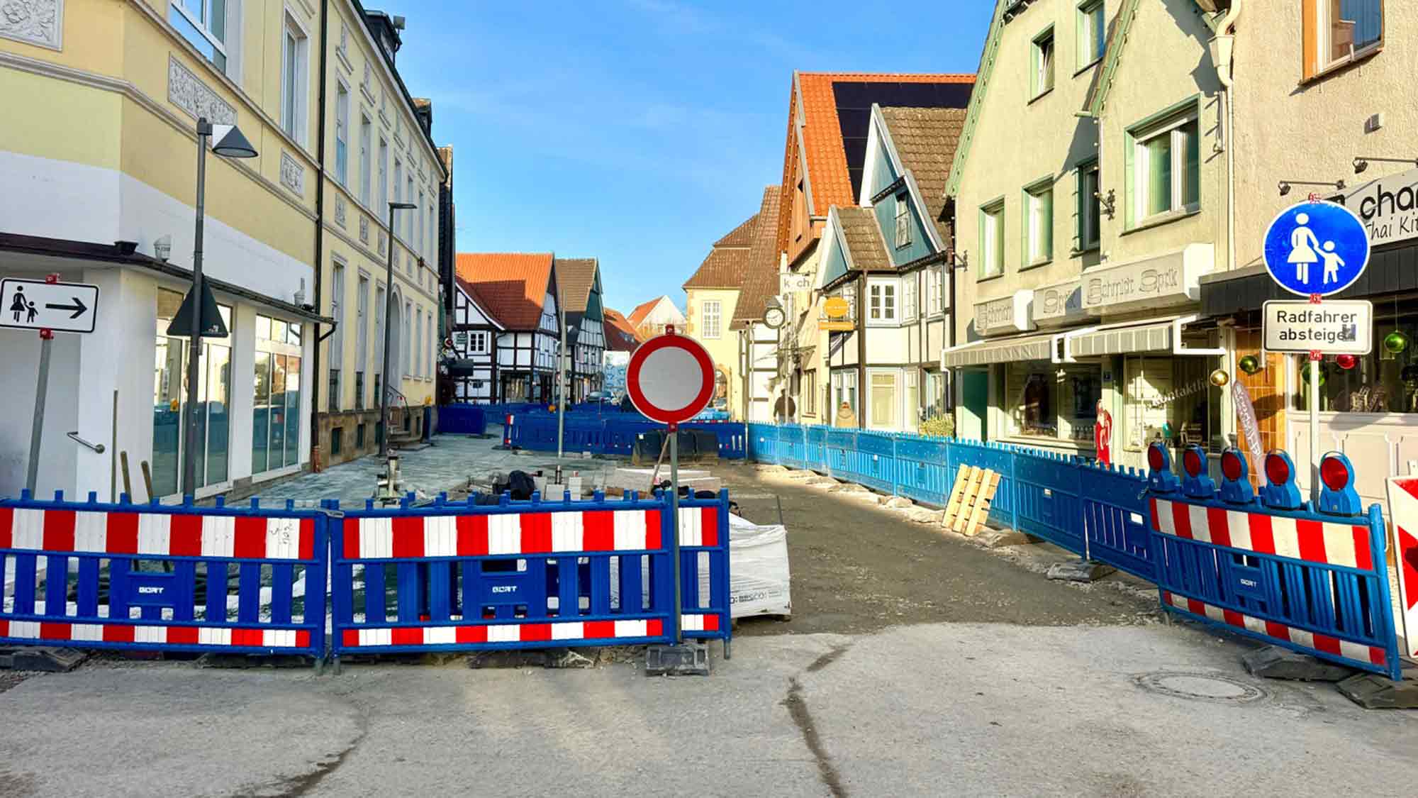 Rietberg: Zufahrt zur Rathausstraße über Weihnachten frei – 2 wöchige Winterpause für Baustelle am Südtor Rietberg: Zufahrt zur Rathausstraße über Weihnachten frei – 2 wöchige Winterpause für Baustelle am Südtor