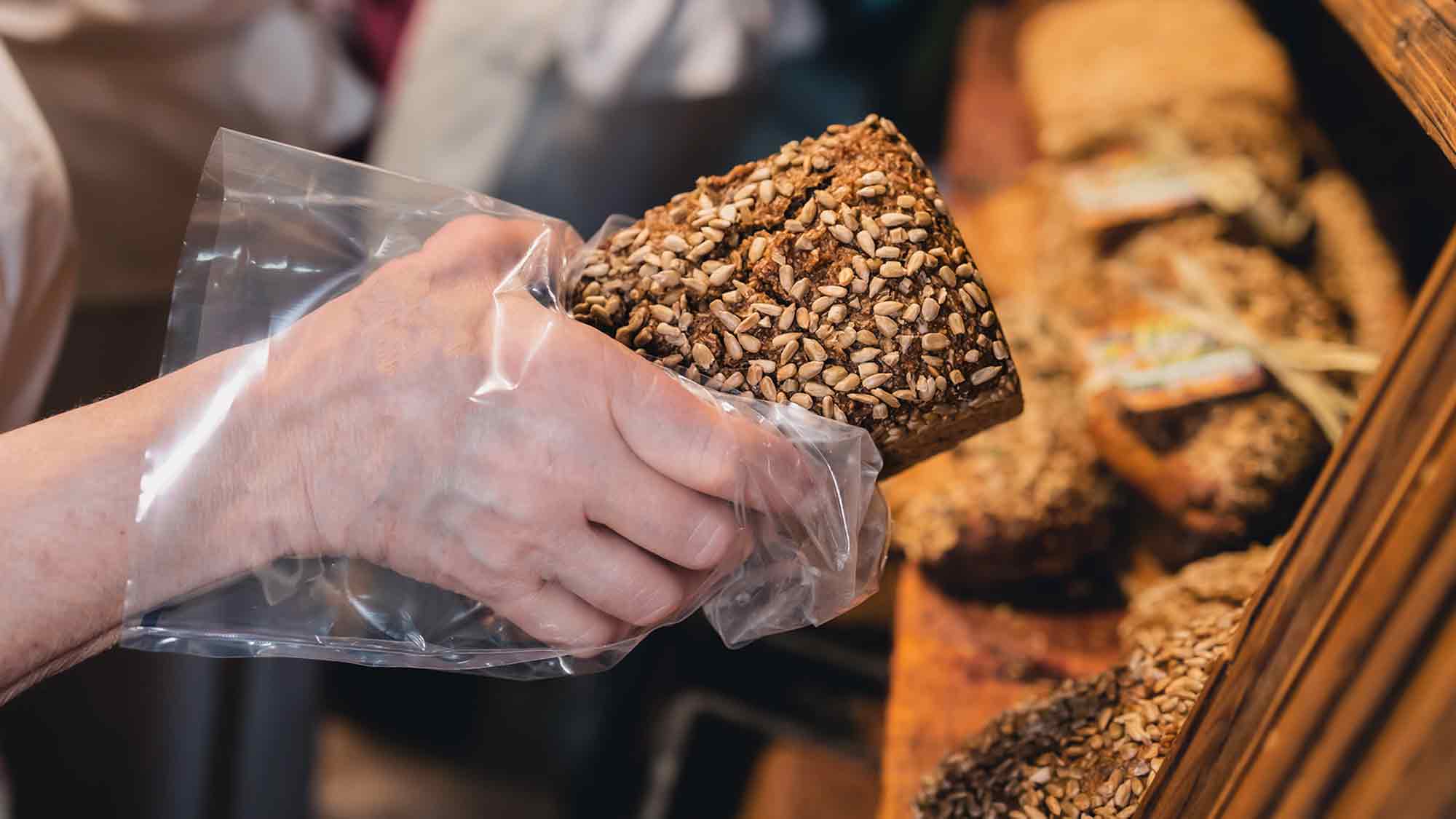 »Laden Alarm« für Bäckereien im Kreis Gütersloh: Ohne Lohn Plus laufen Bäckermeistern die Verkäuferinnen weg »Laden Alarm« für Bäckereien im Kreis Gütersloh: Ohne Lohn Plus laufen Bäckermeistern die Verkäuferinnen weg
