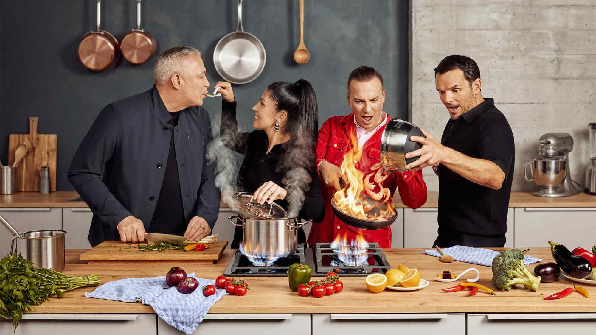 Löffel schlemmen und gewinnen! Steffen Henssler, Elif Oskan, Tim Raue und Alexander Herrmann treten zur 15. Staffel &raquo;The Taste&laquo; an