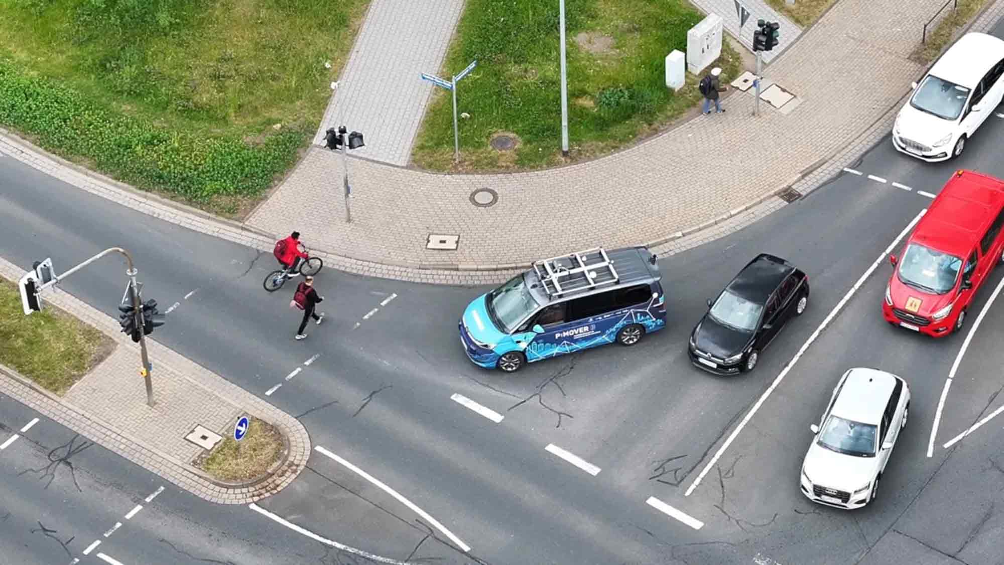 Automatisiertes und vernetztes Fahren im ÖPNV: Chancen für Thüringen Automatisiertes und vernetztes Fahren im ÖPNV: Chancen für Thüringen