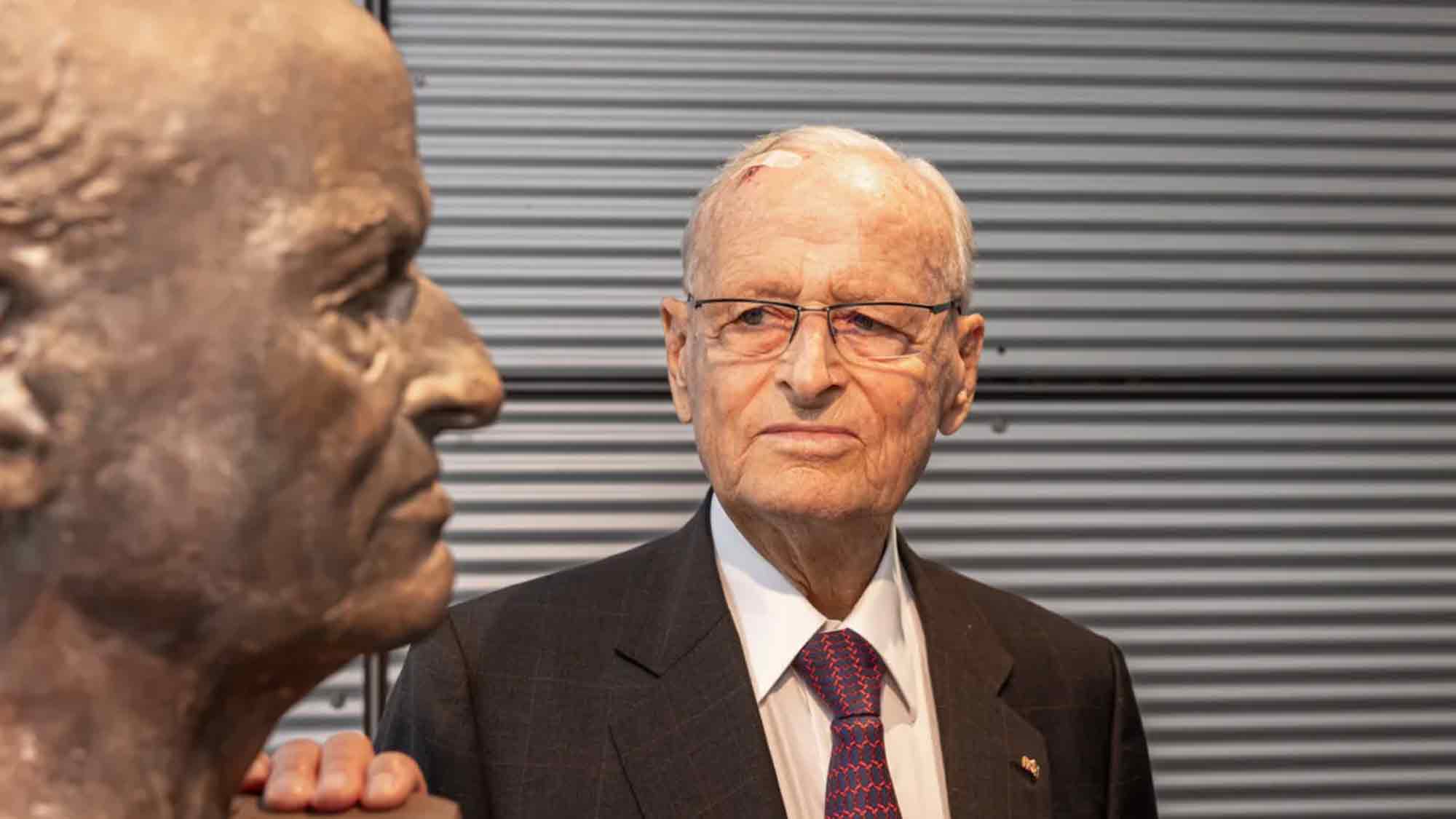 Gedenkausstellung »Aus Liebe zur Kunst. Carl H. Hahn zum 100. Geburtstag« ab 1. Juli 2026 im Kunstmuseum Wolfsburg Gedenkausstellung »Aus Liebe zur Kunst. Carl H. Hahn zum 100. Geburtstag« ab 1. Juli 2026 im Kunstmuseum Wolfsburg