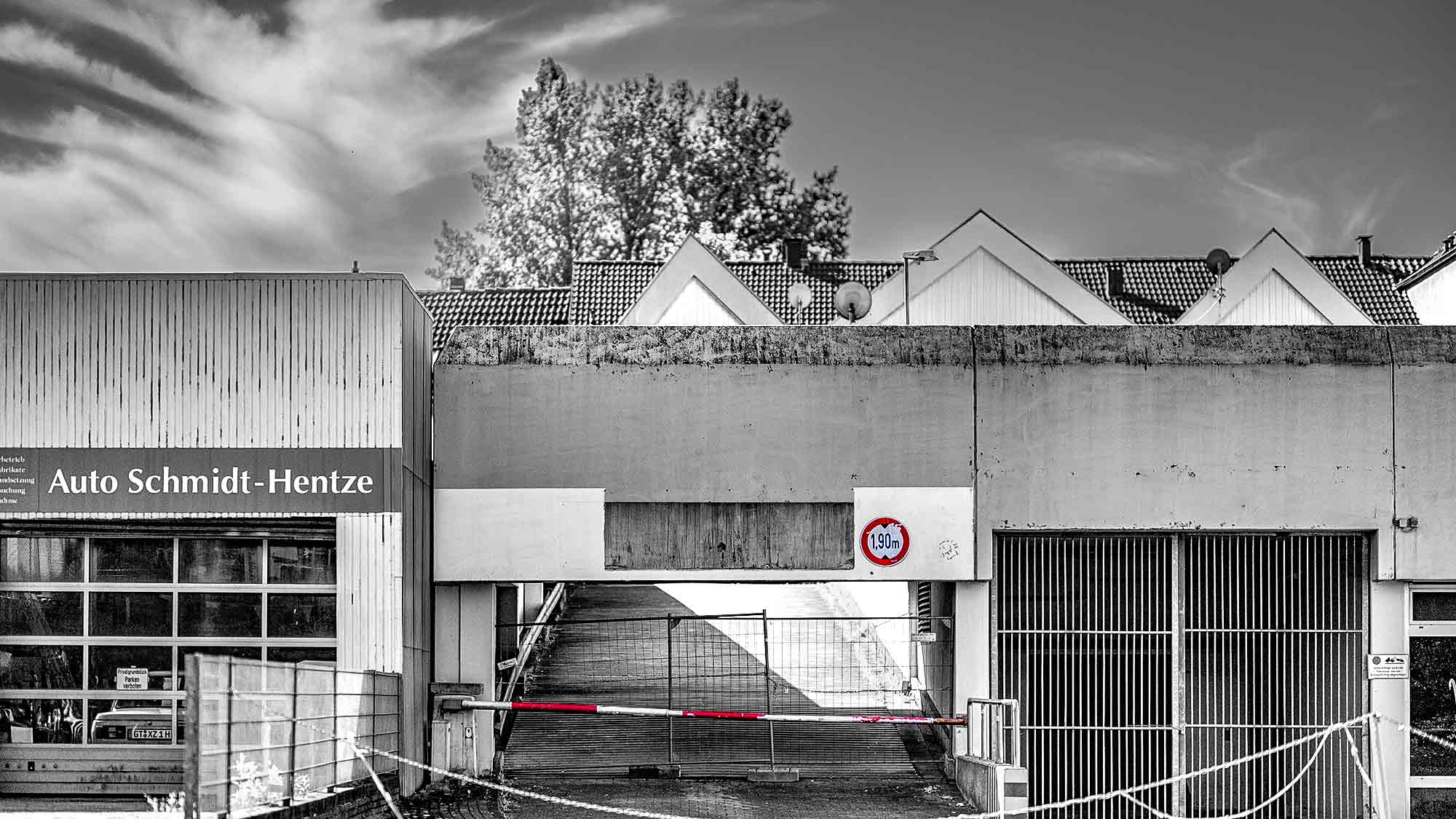 NOW Commons: Rückseite vom ehemaligen Aldi Markt, Parkdeck, Krönigsweg Gütersloh NOW Commons: Rückseite vom ehemaligen Aldi Markt, Parkdeck, Krönigsweg Gütersloh