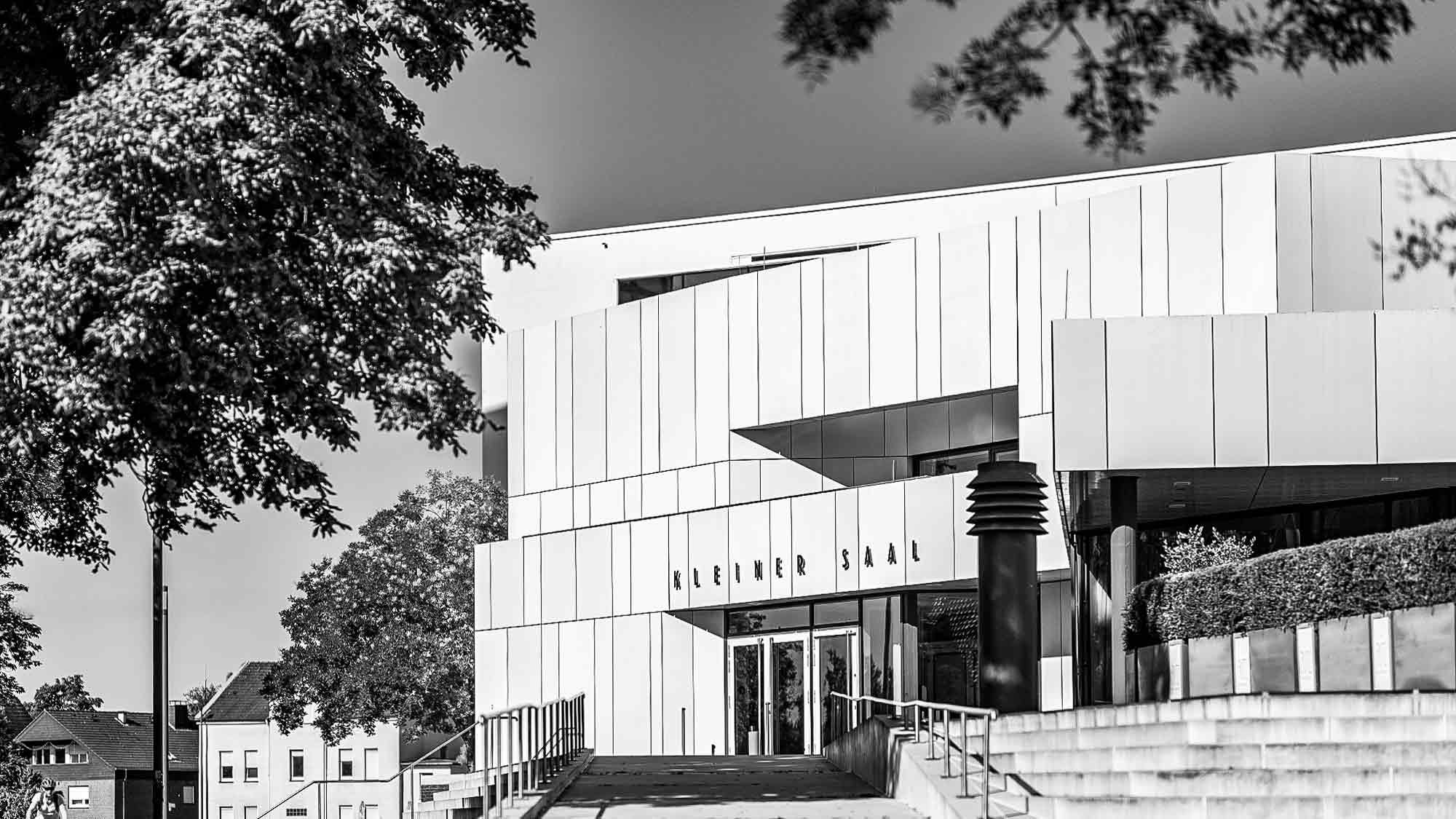 NOW Commons: Stadthalle Gütersloh, Eingang kleiner Saal NOW Commons: Stadthalle Gütersloh, Eingang kleiner Saal