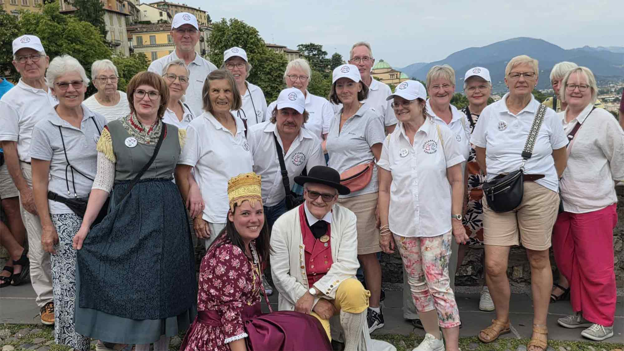 Folklorekreis Gütersloh reist trotz Absage der Europeade nach Italien Folklorekreis Gütersloh reist trotz Absage der Europeade nach Italien