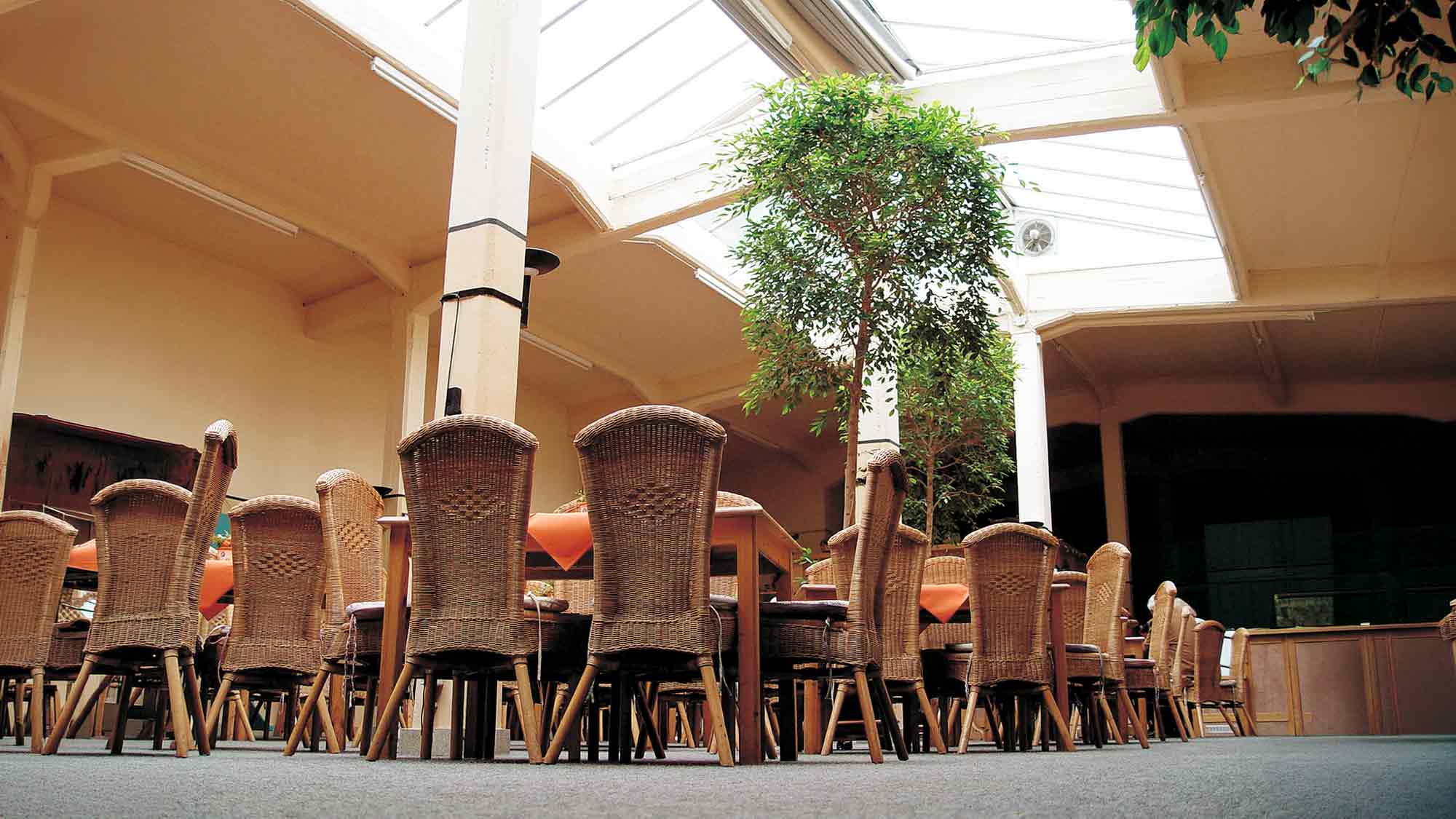 NOW Commons: Saal Parkbad Gütersloh (2004) NOW Commons: Saal Parkbad Gütersloh (2004)