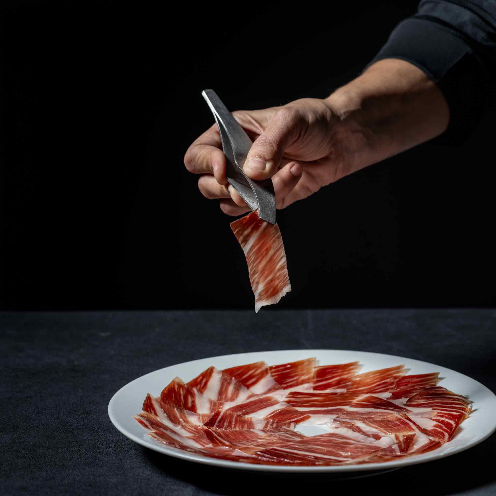 Iberico Schinken – Spaniens berühmteste Delikatesse zwischen Tradition, Natur und jahrhundertealter Handwerkskunst Iberico Schinken – Spaniens berühmteste Delikatesse zwischen Tradition, Natur und jahrhundertealter Handwerkskunst