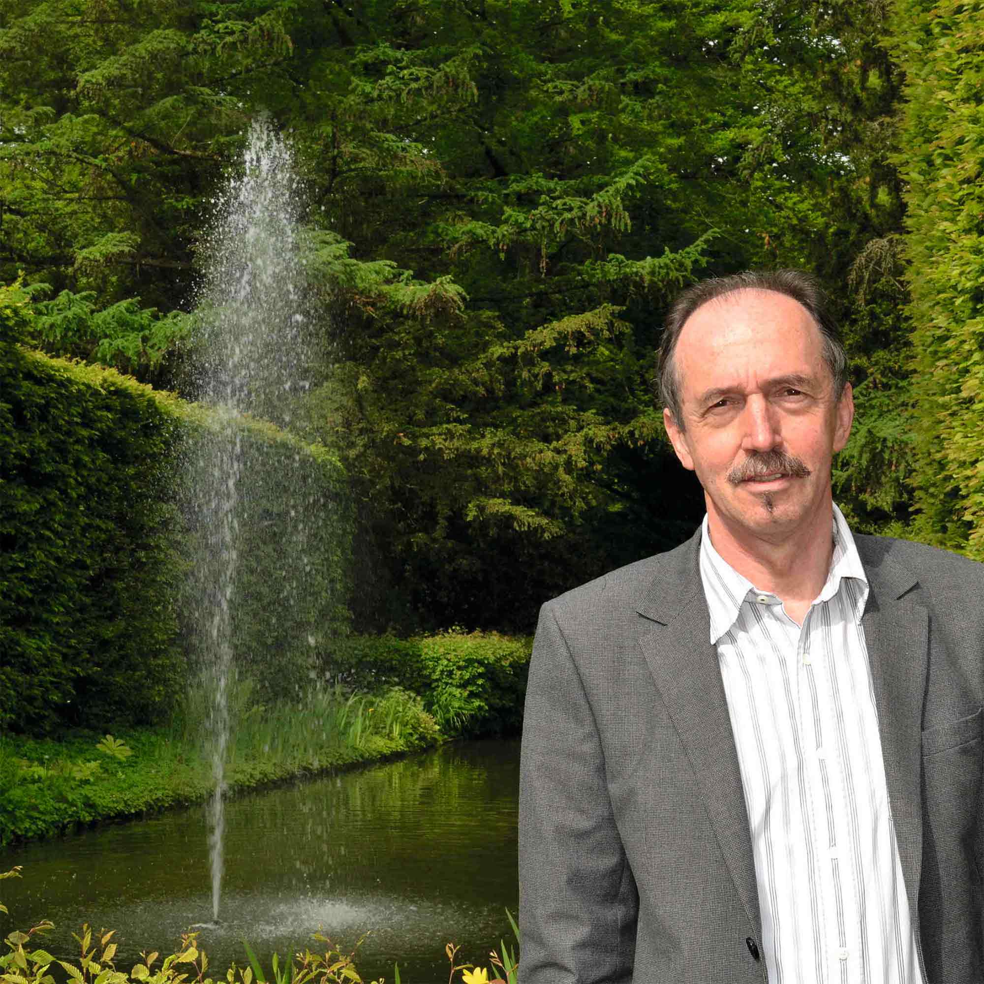 Botanischer Garten Gütersloh – Interview mit Bernd Winkler, »100 Jahren Botanischer« (2012) Botanischer Garten Gütersloh – Interview mit Bernd Winkler, »100 Jahren Botanischer« (2012)