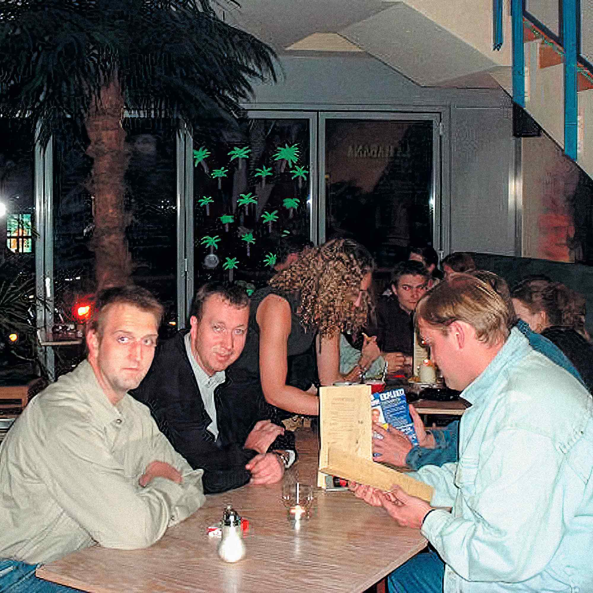 NOW Commons: Biergarten »La Habana« im Multiplexkino »CineStar«, ZOB, Kaiserstraße Gütersloh (2001)