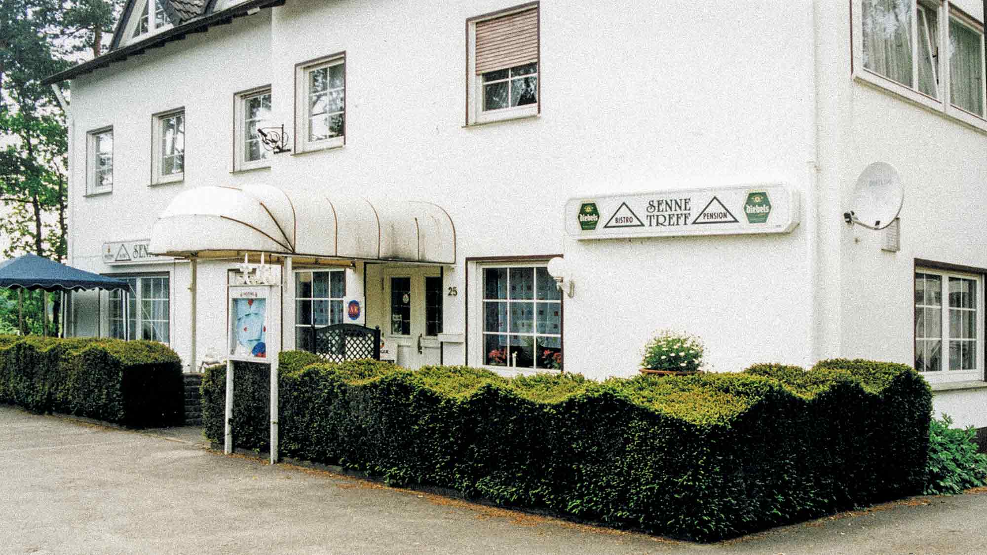 NOW Commons: Biergarten »Bistro Pension Sennetreff«, Stukenbrock Senne (2001) NOW Commons: Biergarten »Bistro Pension Sennetreff«, Stukenbrock Senne (2001)