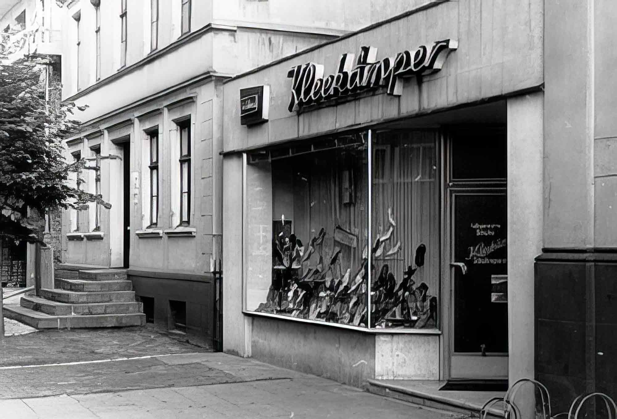 NOW Commons: Schuhhaus Kleekämper, Dreiecksplatz Gütersloh (1975) NOW Commons: Schuhhaus Kleekämper, Dreiecksplatz Gütersloh (1975)