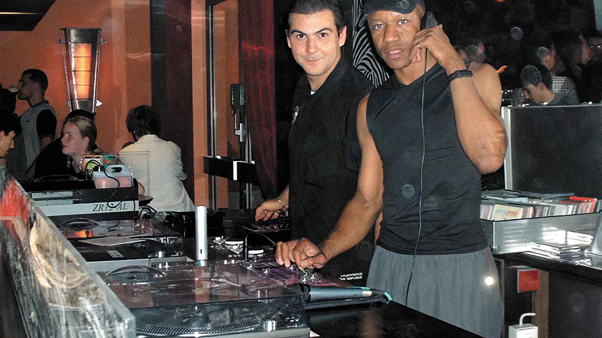 KWS History: Stadtgeschichte Gütersloh – endlich eine Disco – das »Max« ist geöffnet (August 2001) KWS History: Stadtgeschichte Gütersloh – endlich eine Disco – das »Max« ist geöffnet (August 2001)