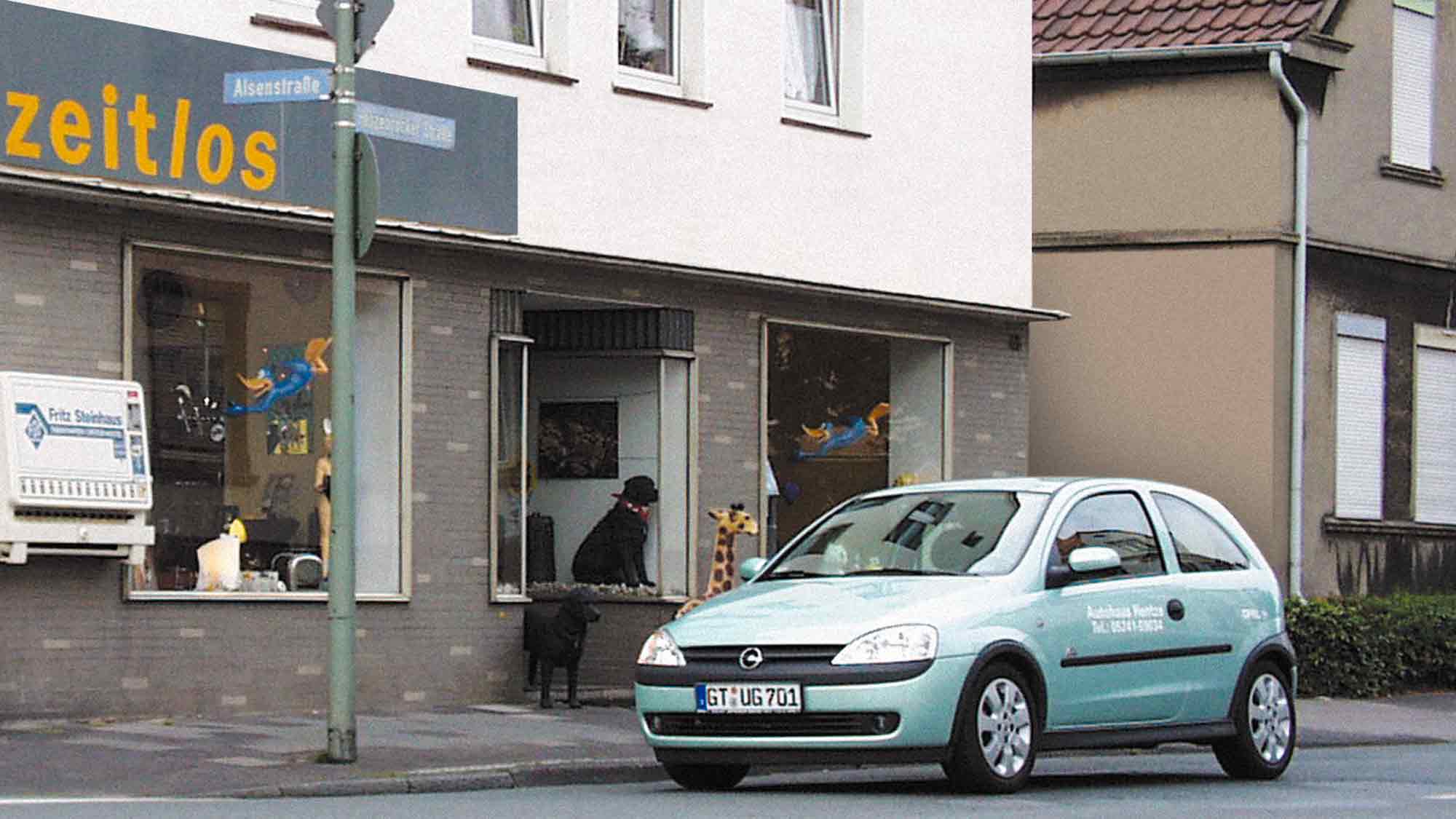 KWS History: Stadtgeschichte Gütersloh – Raumwunder – der neue Opel Corsa (2001)