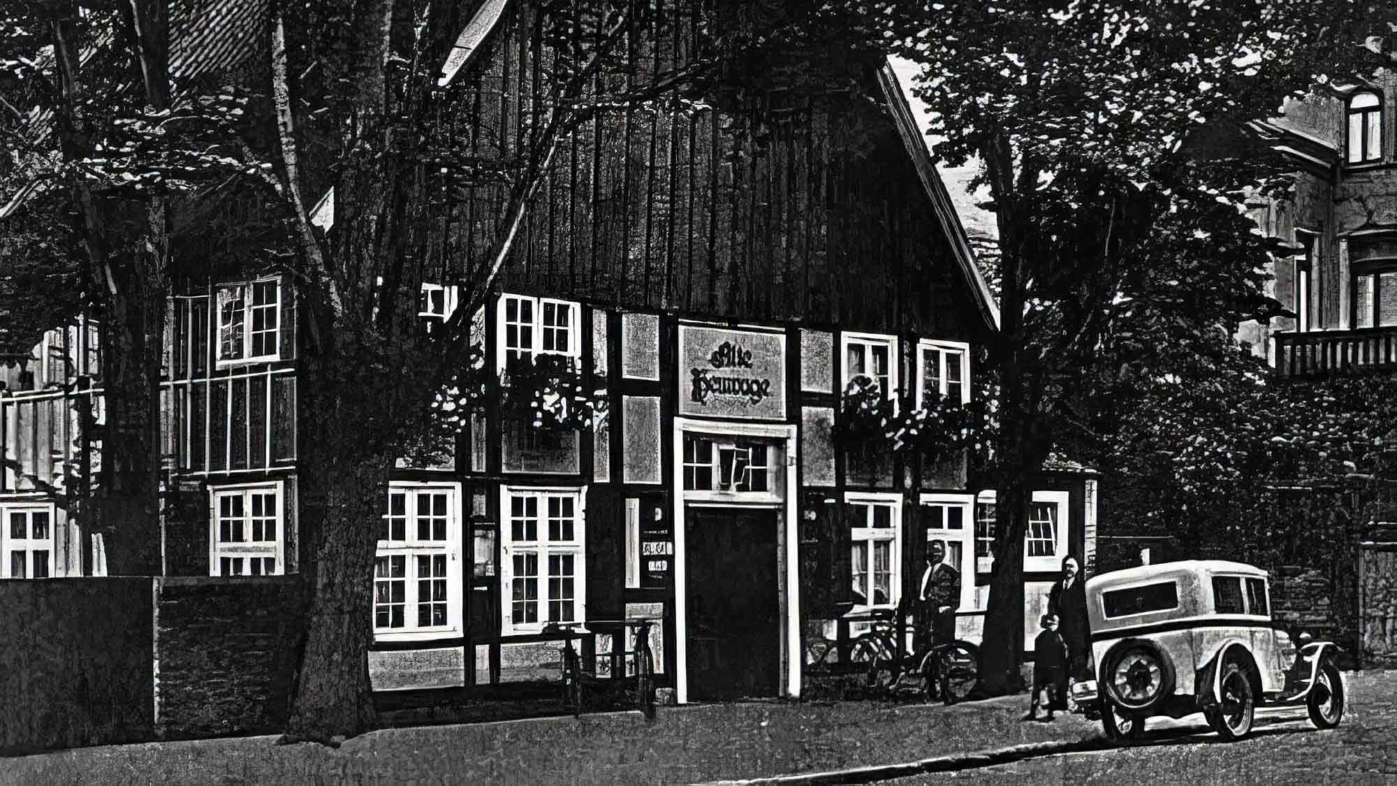 NOW Commons: »Alte Heuwaage«, Unter den Ulmen Gütersloh (um 1930) NOW Commons: »Alte Heuwaage«, Unter den Ulmen Gütersloh (um 1930)