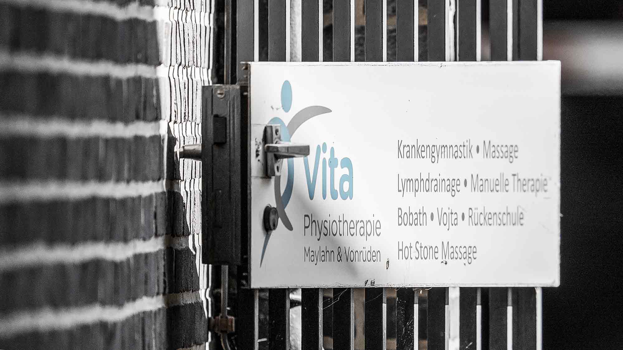 NOW Commons: Tor, Vita Physiotherapie, Münsterstraße Gütersloh NOW Commons: Tor, Vita Physiotherapie, Münsterstraße Gütersloh