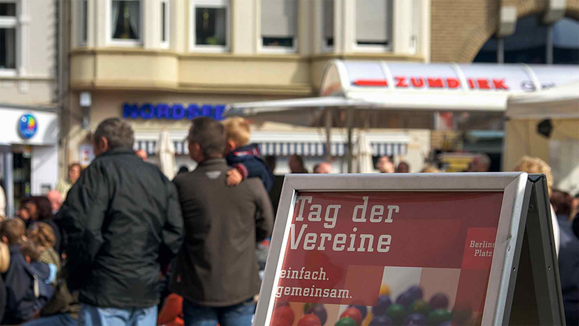 NOW Commons: »Tag der Vereine«, Berliner Platz (HVP), Michaeliswoche Gütersloh 2010 NOW Commons: »Tag der Vereine«, Berliner Platz (HVP), Michaeliswoche Gütersloh 2010