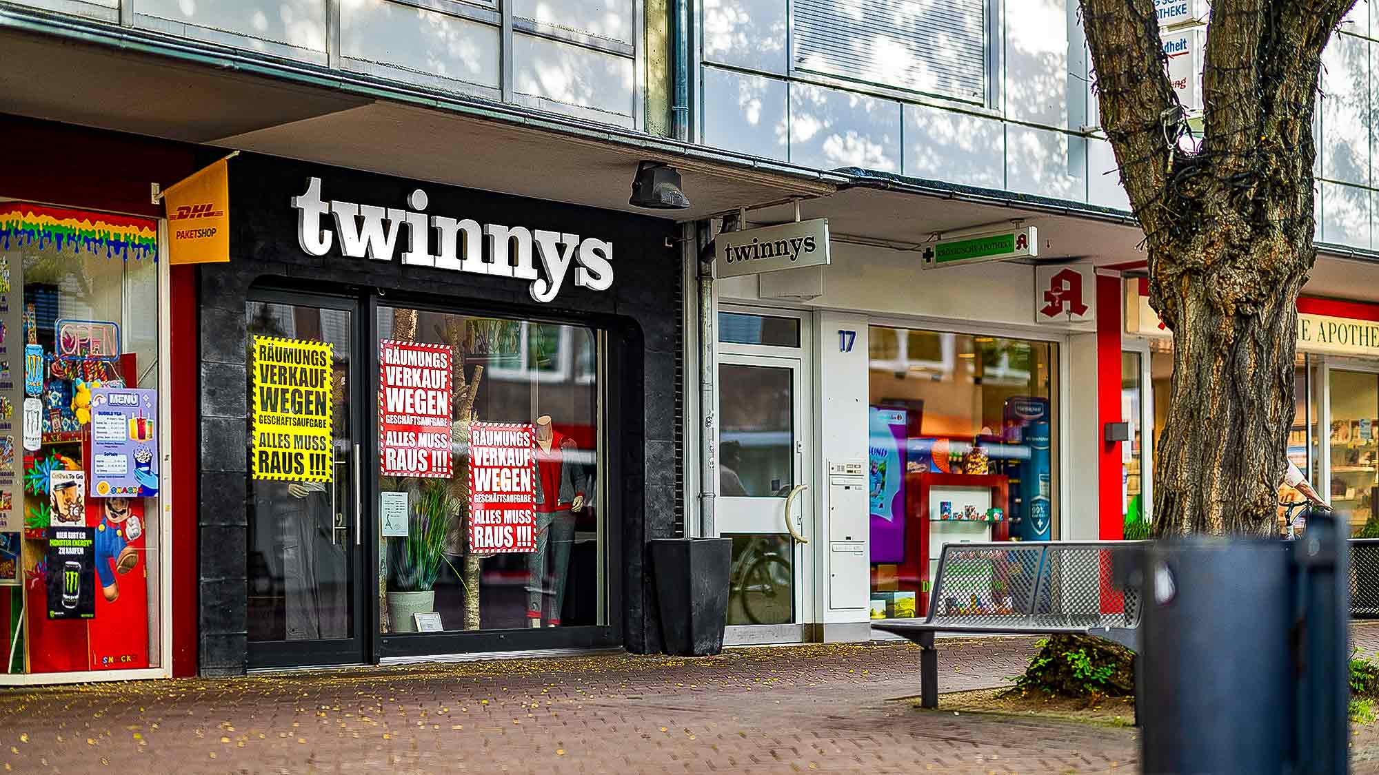 NOW Commons: Modegeschäft »twinnys« in der Fußgängerzone Berliner Straße Gütersloh schließt NOW Commons: Modegeschäft »twinnys« in der Fußgängerzone Berliner Straße Gütersloh schließt
