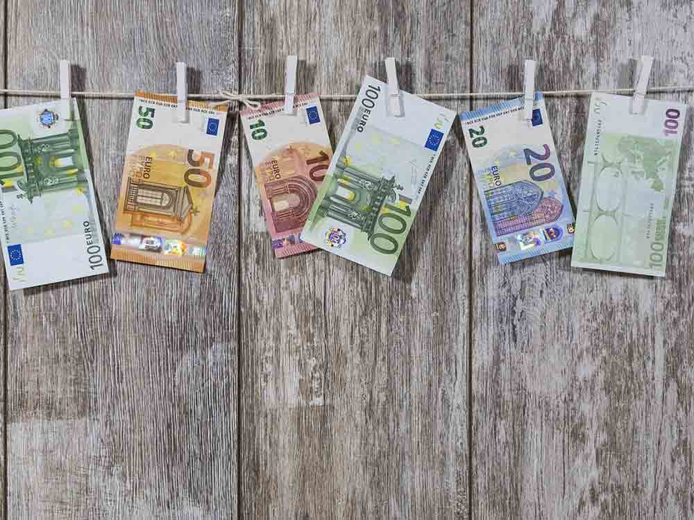 Aktuell konsultiert die BAFIN ihren Entwurf des Besonderen Teils ihrer Auslegungs- und Anwendungshinweise zum Geldwäschegesetz für Kreditinstitute