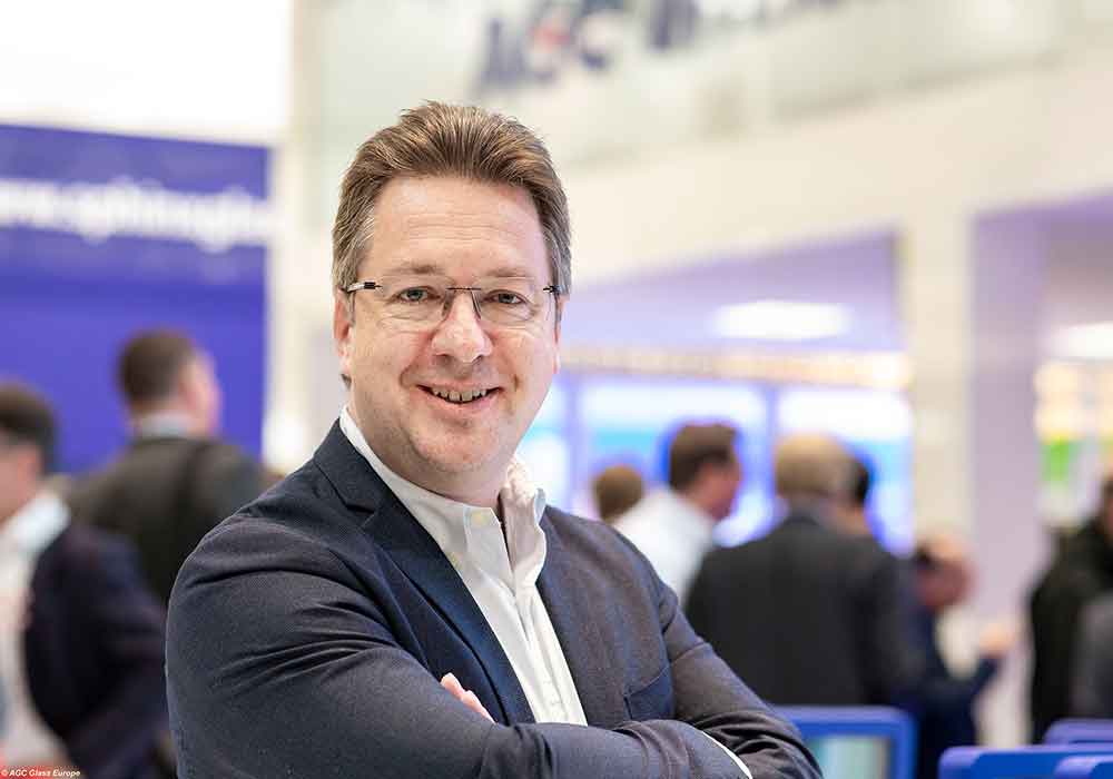 Leichtgewicht Vakuum-Isolierglas: Schüco und AGC Glass Europe gehen strategische Partnerschaft ein