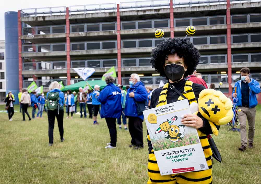 115.000 Stimmen für die Volksinitiative Artenvielfalt: Verbände reichten Unterschriften bei Landtagspräsident André Kuper ein