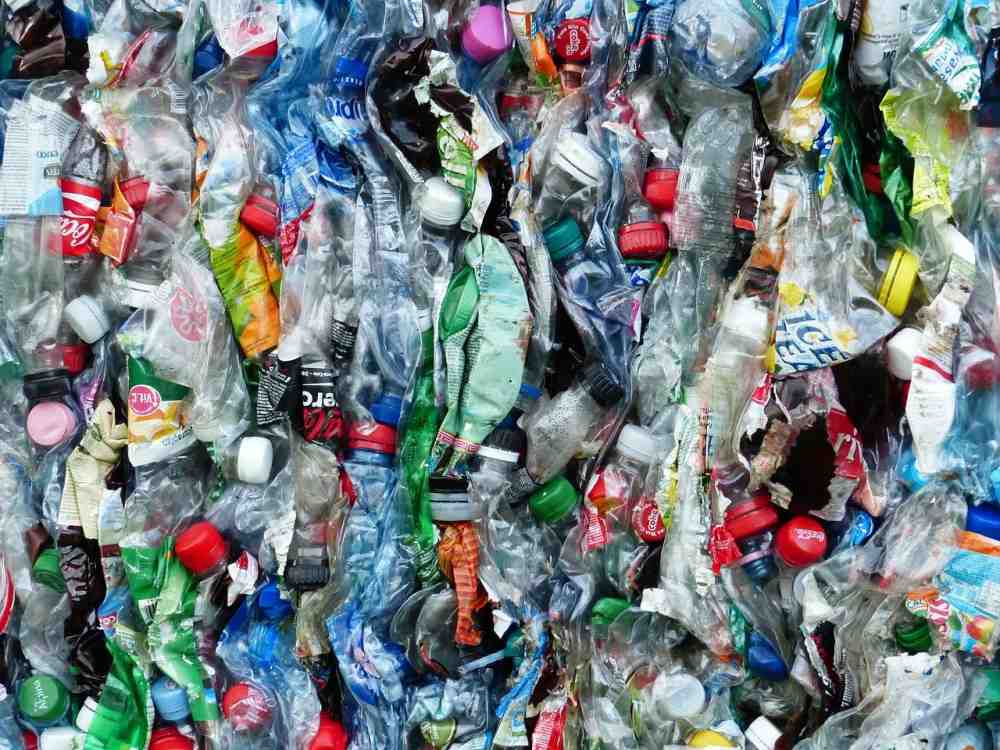 Handel boykottiert weiterhin Mehrwegquote für Getränkeverpackungen: Deutsche Umwelthilfe fordert schnelle Einführung einer Abgabe auf Einweg Handel boykottiert weiterhin Mehrwegquote für Getränkeverpackungen: Deutsche Umwelthilfe fordert schnelle Einführung einer Abgabe auf Einweg