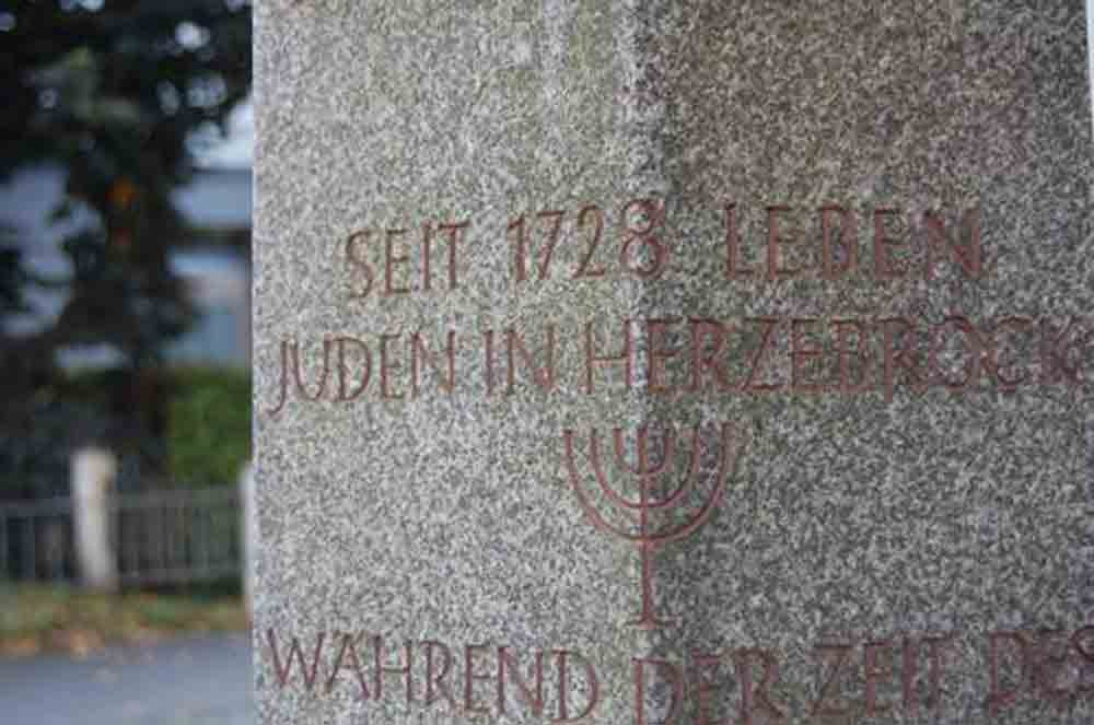 Führung der Interessengemeinschaft der Gästeführer Herzebrock-Clarholz – Rundgang zu jüdischem Leben in Herzebrock am 19. September 2021 Führung der Interessengemeinschaft der Gästeführer Herzebrock-Clarholz – Rundgang zu jüdischem Leben in Herzebrock am 19. September 2021