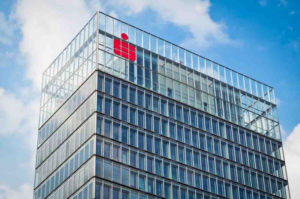 Chefvolkswirte der Sparkassen-Finanzgruppe: Deutschland braucht öffentliche und private Investitionen, um die Corona-Krise nachhaltig zu überwinden Chefvolkswirte der Sparkassen-Finanzgruppe: Deutschland braucht öffentliche und private Investitionen, um die Corona-Krise nachhaltig zu überwinden