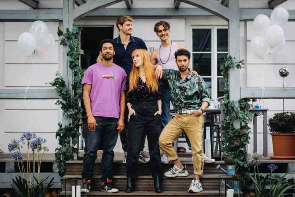»All you need« Staffel Zwei: Dreharbeiten für die Fortsetzung der Dramedy über das Leben, die Liebe und die Freundschaft »All you need« Staffel Zwei: Dreharbeiten für die Fortsetzung der Dramedy über das Leben, die Liebe und die Freundschaft