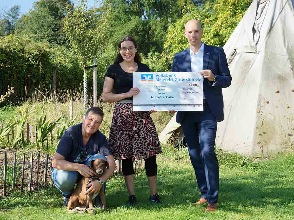 Spende für tiergestützte Trauerbegleitung über 4.000 Euro – Volksbank-Stiftung unterstützt »Trost auf vier Pfoten« Spende für tiergestützte Trauerbegleitung über 4.000 Euro – Volksbank-Stiftung unterstützt »Trost auf vier Pfoten«