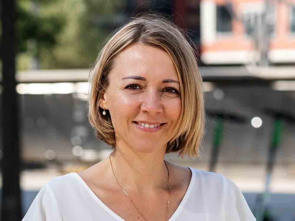»Raus aus der Selbstsabotage« – Dr. Yana Fehse weiß, wie ganz Deutschland aus der ewigen Jammer-Falle entkommt »Raus aus der Selbstsabotage« – Dr. Yana Fehse weiß, wie ganz Deutschland aus der ewigen Jammer-Falle entkommt