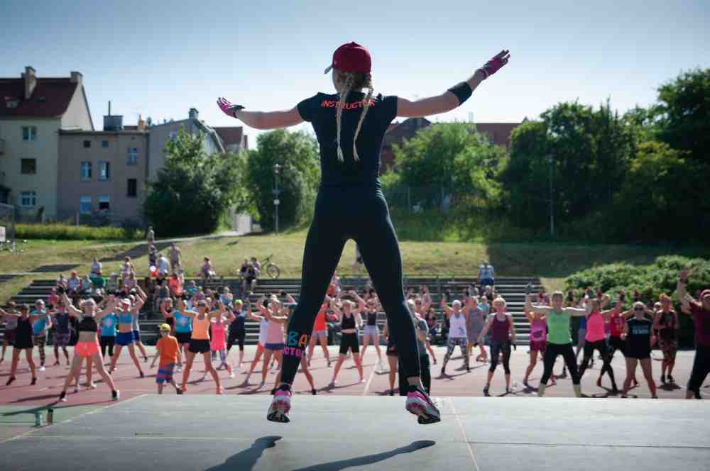 »vhs@home« – Spaß und Fitness mit »Zumba« – neuer Kurs in Gütersloh