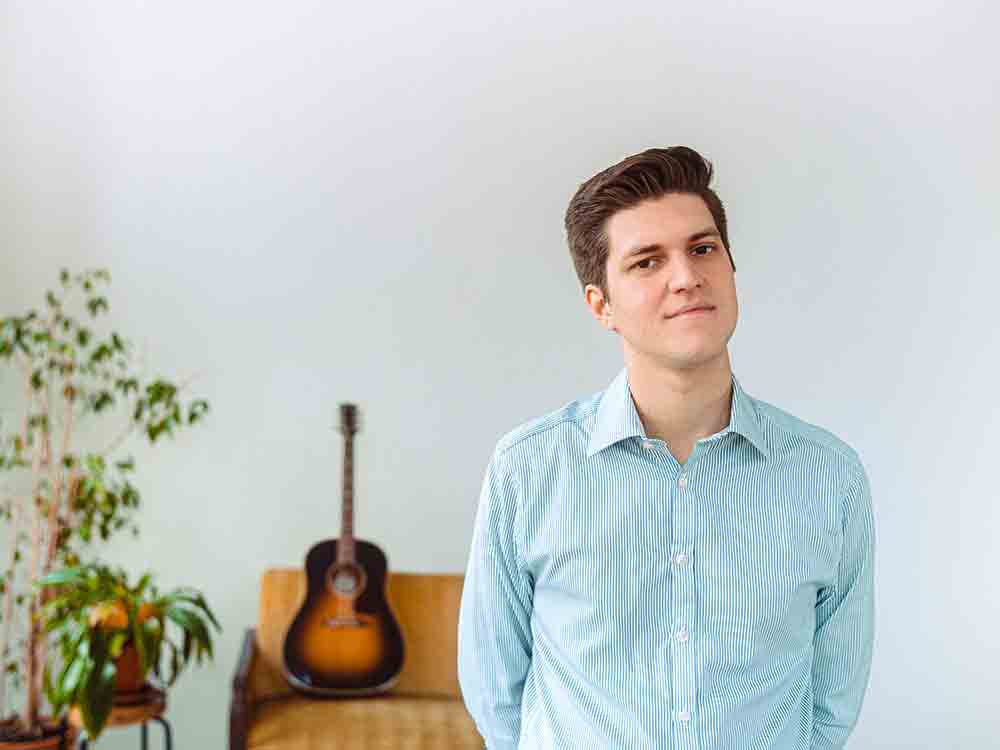 Gütersloh: Musik trifft Kabarett – »Unerhört« – Liedermacher und Musikkabarettist »Falk« heizt Weberei-Publikum ein Gütersloh: Musik trifft Kabarett – »Unerhört« – Liedermacher und Musikkabarettist »Falk« heizt Weberei-Publikum ein