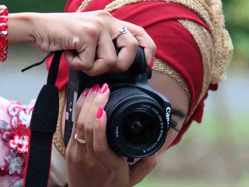 Anzeige: Fotografie, Kamera und Fotozubehör Gütersloh – eine Digitalkamera in Gütersloh kaufen und online bestellen, ständig aktuelle Bestseller Anzeige: Fotografie, Kamera und Fotozubehör Gütersloh – eine Digitalkamera in Gütersloh kaufen und online bestellen, ständig aktuelle Bestseller