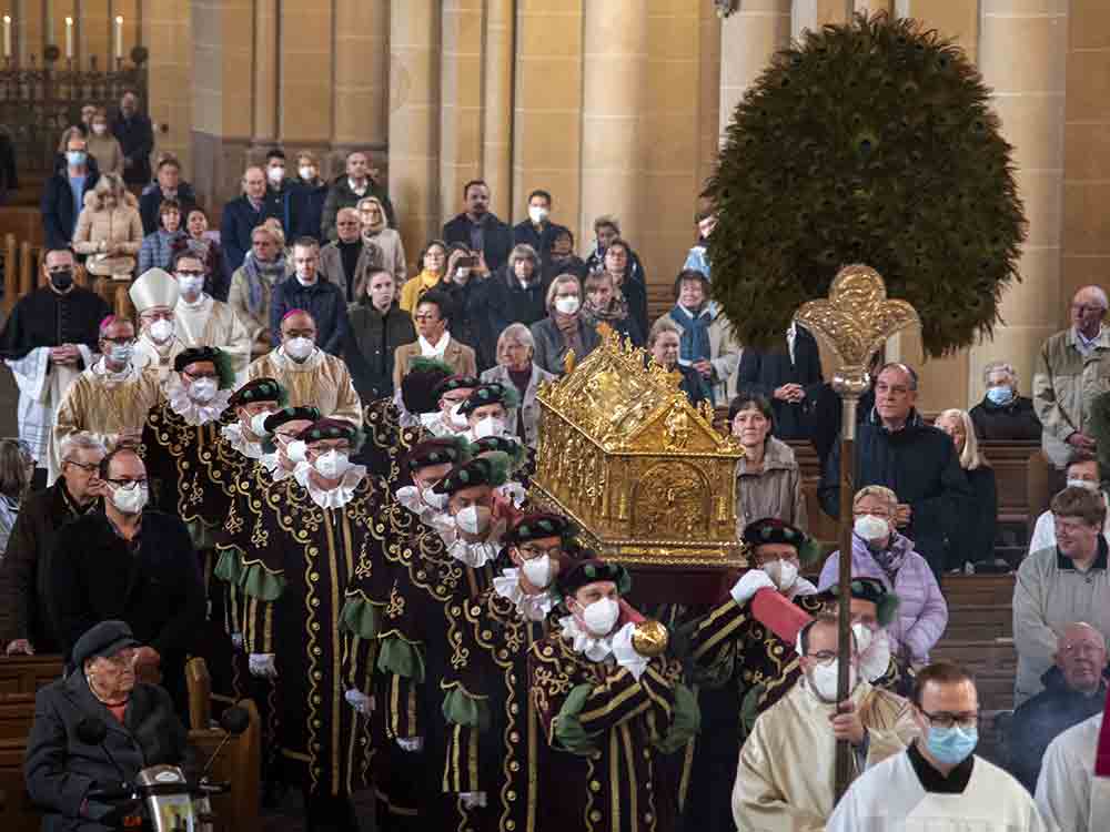 Liebe macht Christen aus: Herbstlibori – Erzbischof Hans-Josef Becker ruft im Pontifikalamt zu Gottes- und Nächstenliebe auf Liebe macht Christen aus: Herbstlibori – Erzbischof Hans-Josef Becker ruft im Pontifikalamt zu Gottes- und Nächstenliebe auf