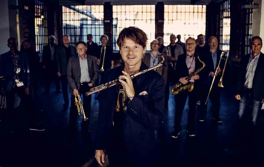 »Charlie Parker Feature« – SWR-Big-Band mit »Artist in Residence« Magnus Lindgren am 15. November 2021 in der Rudolf-Oetker-Halle Bielefeld »Charlie Parker Feature« – SWR-Big-Band mit »Artist in Residence« Magnus Lindgren am 15. November 2021 in der Rudolf-Oetker-Halle Bielefeld