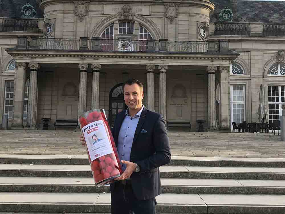 Für knapp 3.500 Euro rote Nasen verkauft, GOP Bad Oeynhausen spendet an die Stiftung »Humor hilft heilen« Für knapp 3.500 Euro rote Nasen verkauft, GOP Bad Oeynhausen spendet an die Stiftung »Humor hilft heilen«